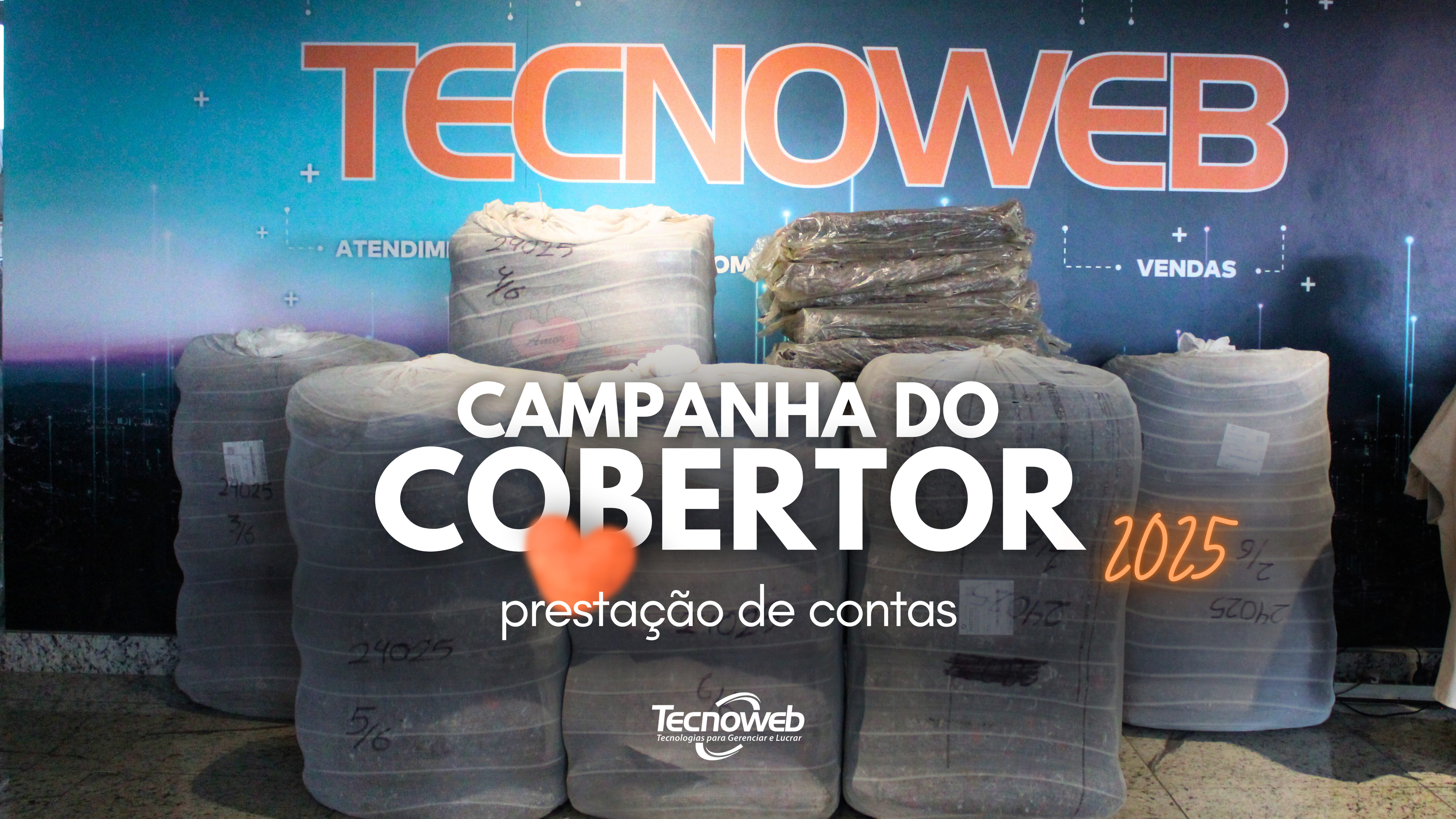 Capa Blog Campanha do Cobertor 2025 Prestação de Contas. Mostra uma pilha de cobertores arrecadados na campanha deste ano